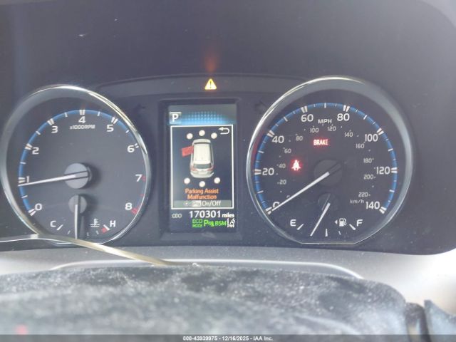 Toyota RAV4 Limited Image 14