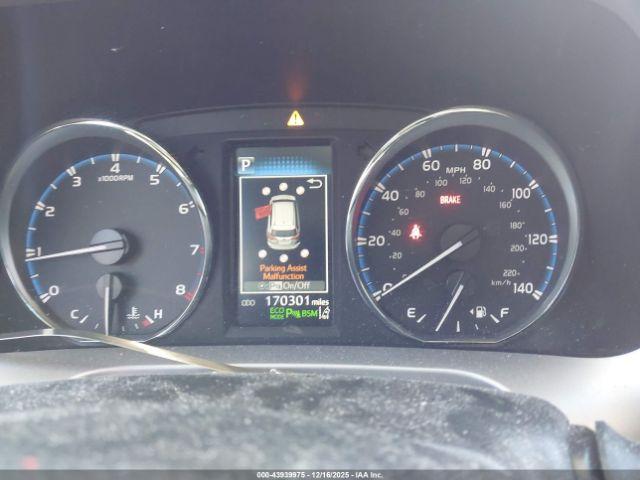 Toyota RAV4 Limited Image 14