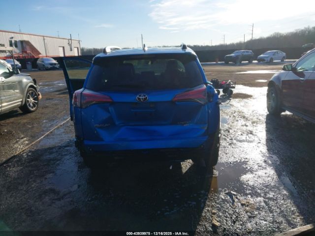 Toyota RAV4 Limited Image 3