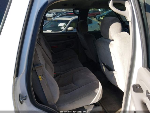 GMC Yukon Sle Image 6