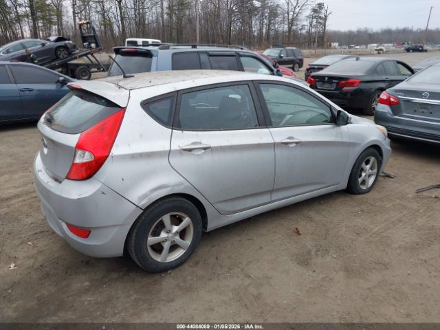 Hyundai ACCENT Image 11
