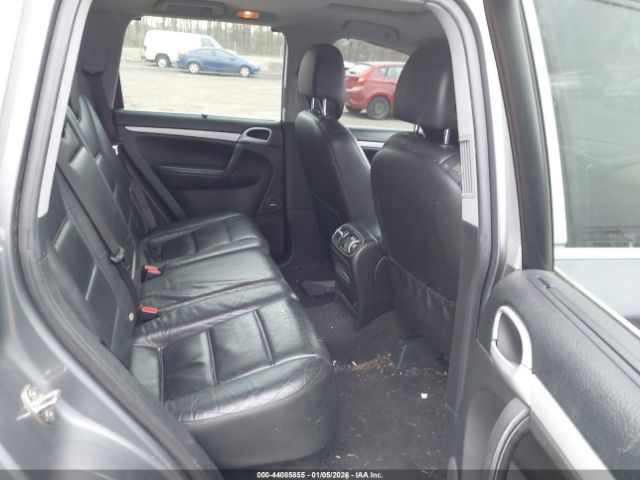 Porsche Cayenne Image 11