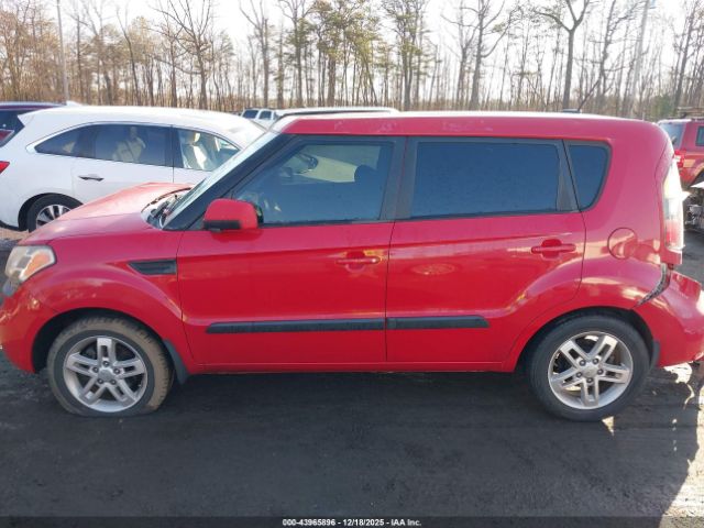 Kia Soul + Image 10