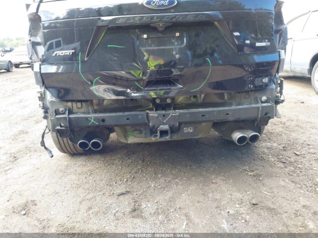 Ford Explorer Sport Image 3