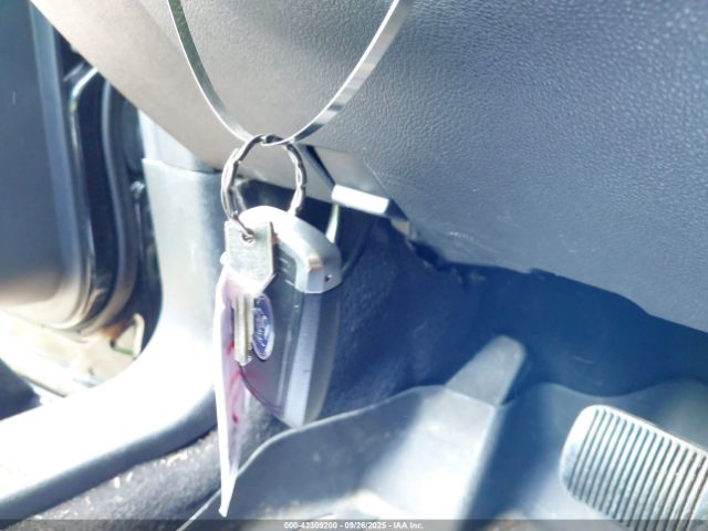 Ford Explorer Sport Image 9