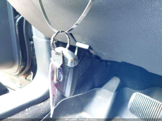 Ford Explorer Sport Image 9