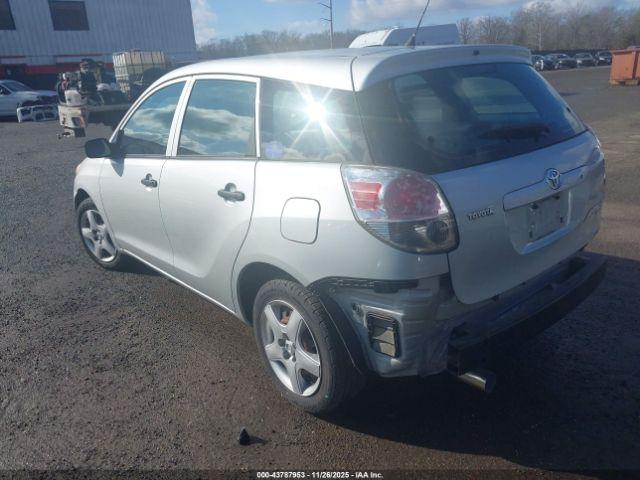 Toyota Matrix Image 16