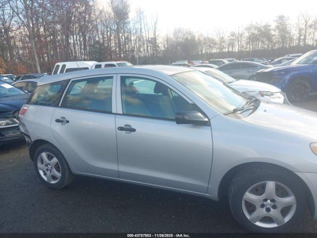 Toyota Matrix Image 7