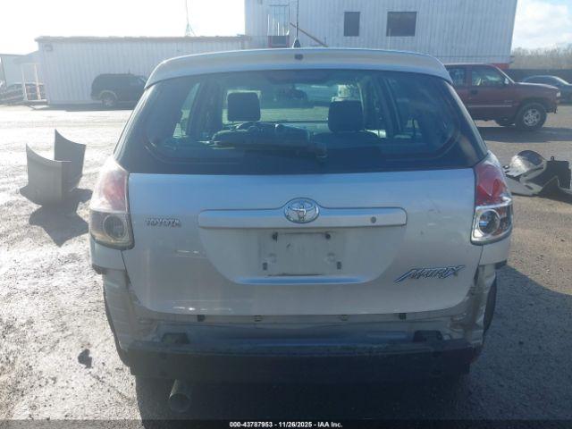 Toyota Matrix Image 12