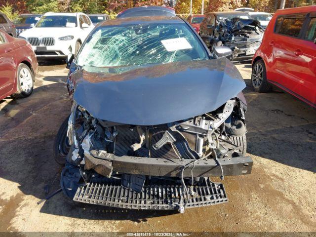 Toyota Corolla Le Image 11