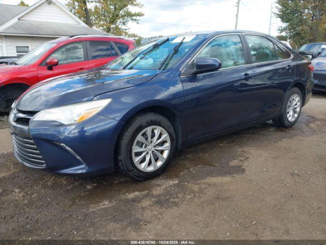 Toyota Camry Le Image 13