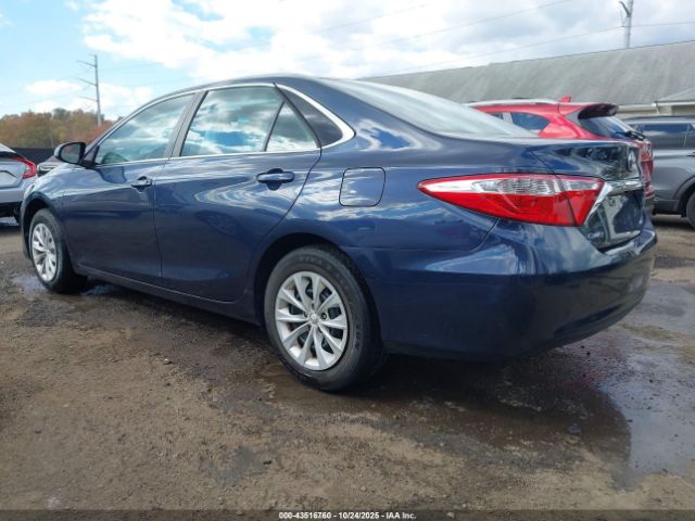 Toyota Camry Le Image 7