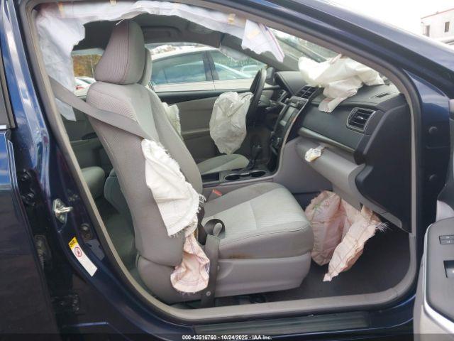 Toyota Camry Le Image 2