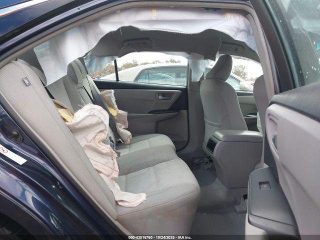 Toyota Camry Le Image 16