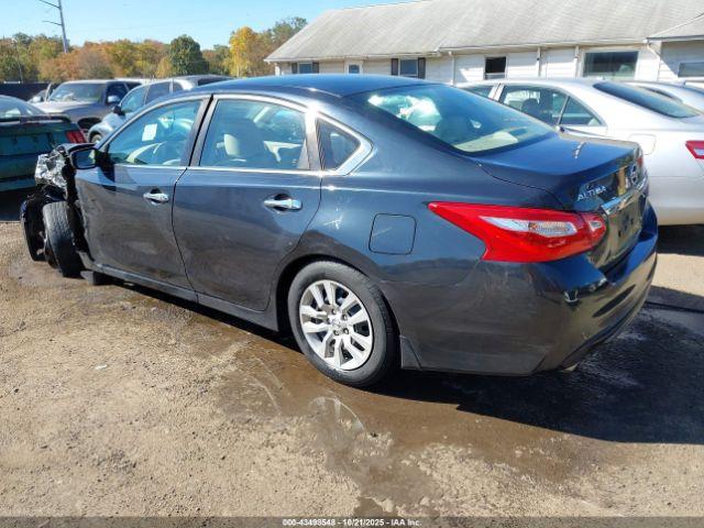 Nissan Altima 2.5 S Image 12