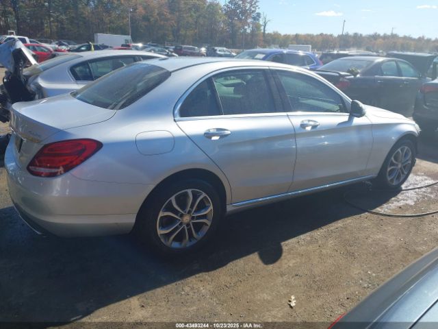 Mercedes-Benz C-Class 4matic Image 16