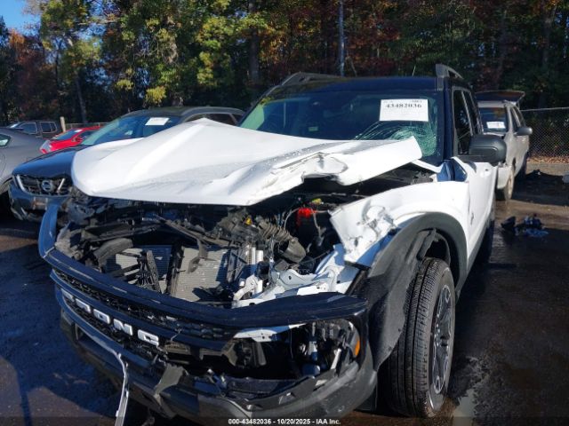 Ford Bronco Outer Banks Image 11