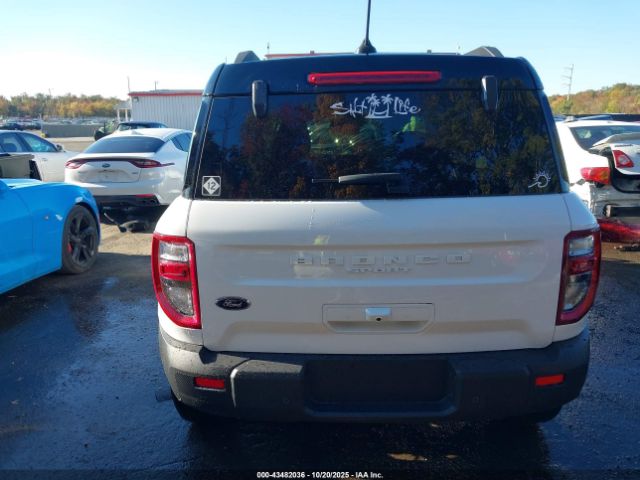Ford Bronco Outer Banks Image 4
