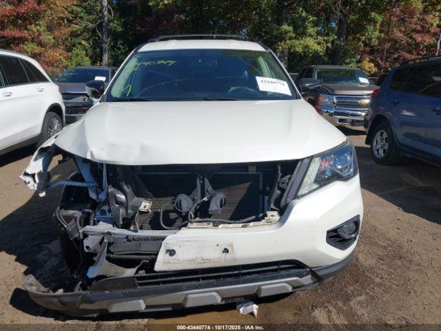 Nissan Pathfinder Sv Image 10