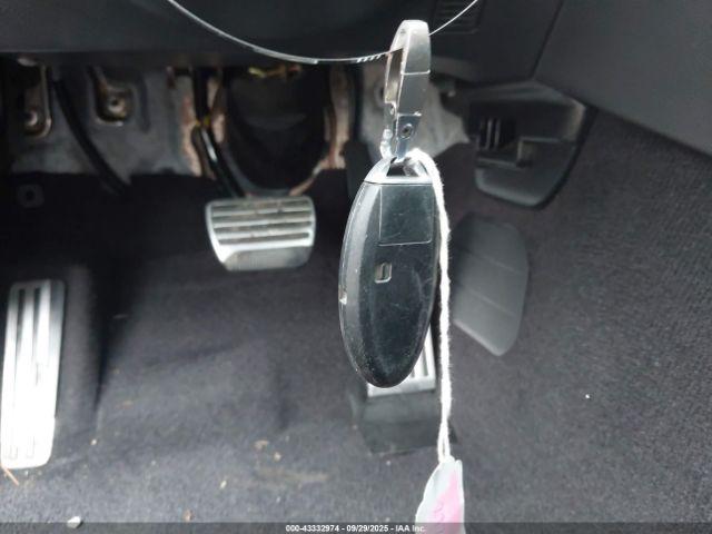 INFINITI G37 Journey Image 6