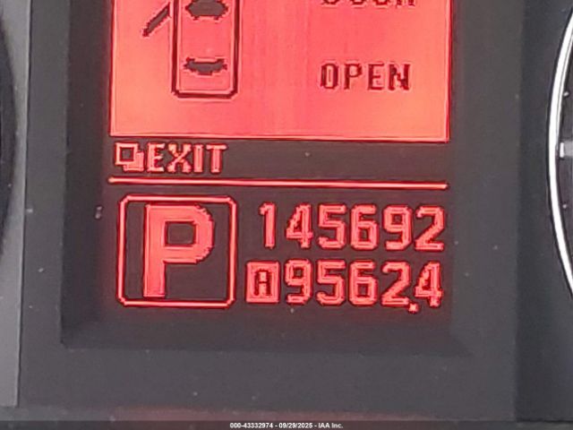 INFINITI G37 Journey Image 11