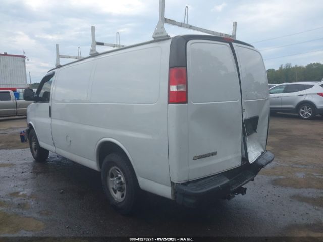Chevrolet Express Work Van Image 16