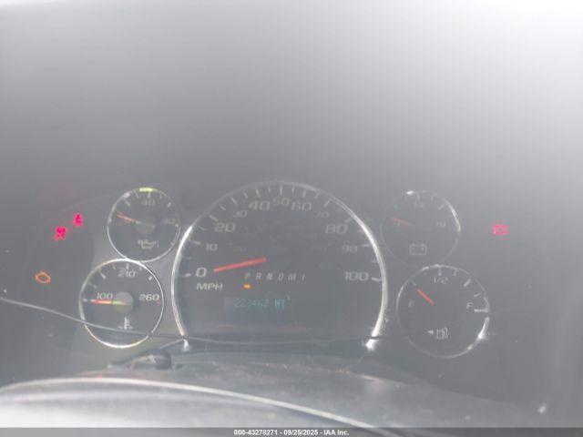 Chevrolet Express Work Van Image 12