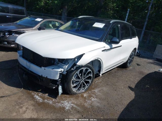 Lincoln Nautilus Reserve Image 2