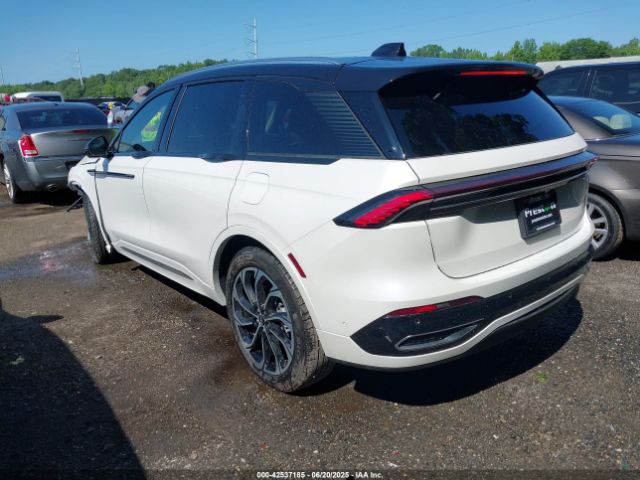 Lincoln Nautilus Reserve Image 18