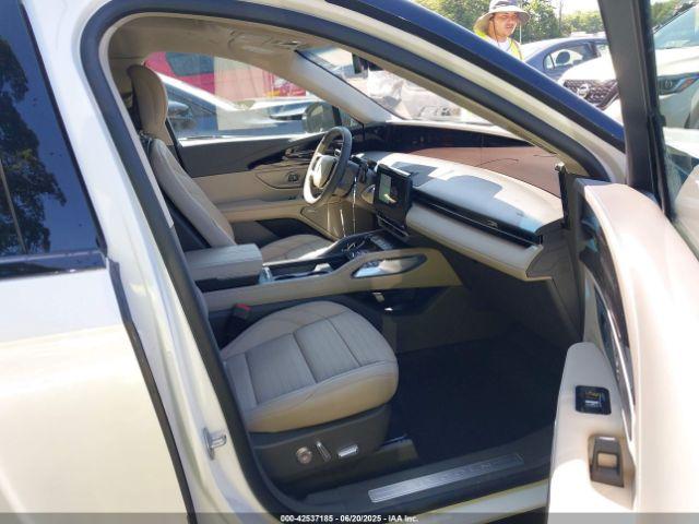 Lincoln Nautilus Reserve Image 8