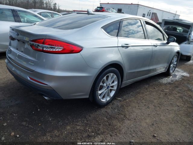 Ford Fusion Se Image 4