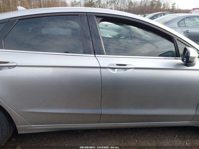 Ford Fusion Se Image 11