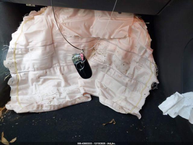 Chrysler 200 Limited Platinum Image 3