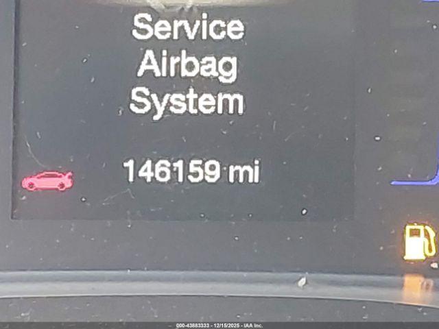 Chrysler 200 Limited Platinum Image 14