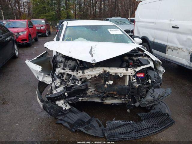 Toyota Corolla Le Image 14