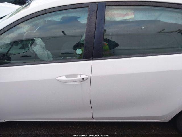 Toyota Corolla Le Image 4