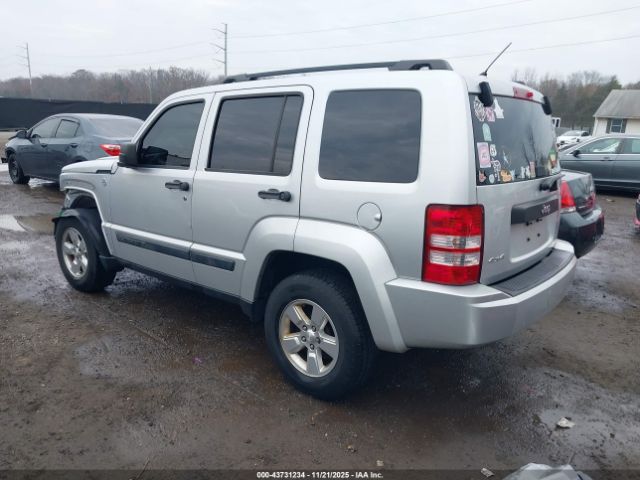 Jeep Liberty Sport Image 2