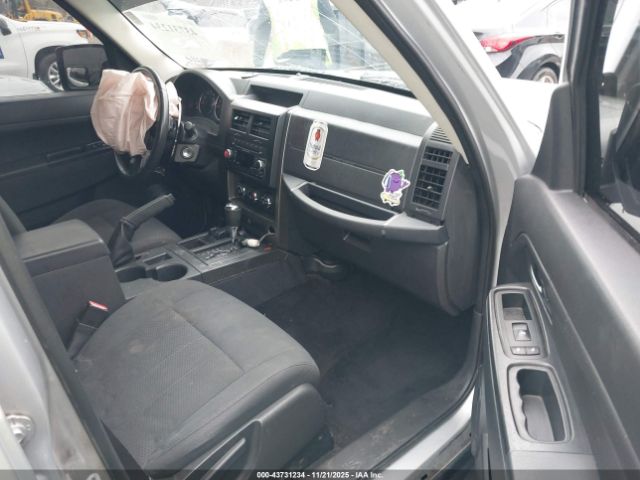 Jeep Liberty Sport Image 3