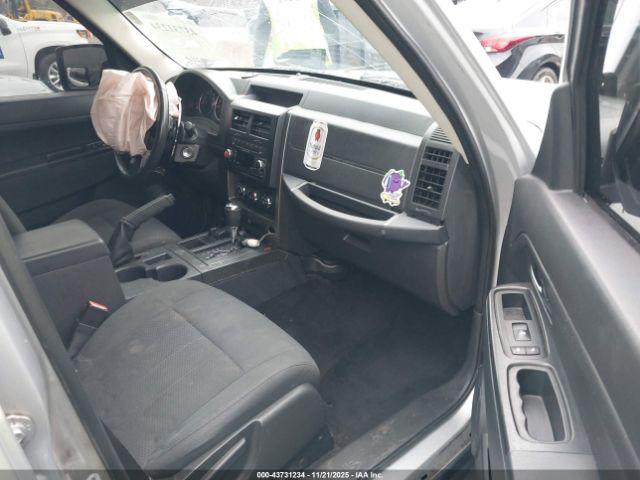 Jeep Liberty Sport Image 3