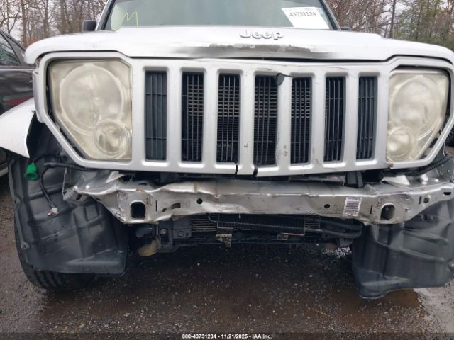 Jeep Liberty Sport Image 16