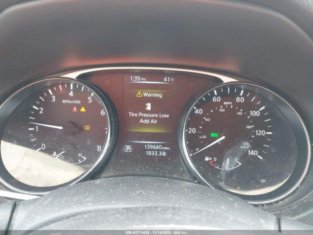 Nissan Rogue S Image 6