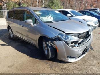  Salvage Chrysler Pacifica