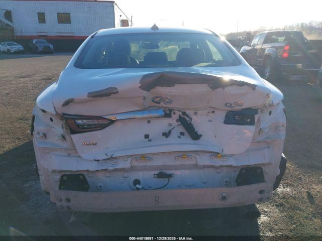 INFINITI Q50 3.0t Luxe Image 9