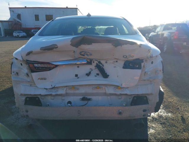 INFINITI Q50 3.0t Luxe Image 16