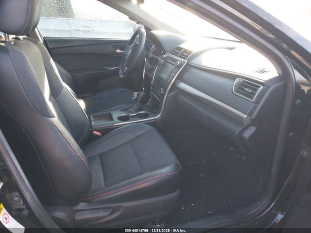 Toyota Camry Se Image 7