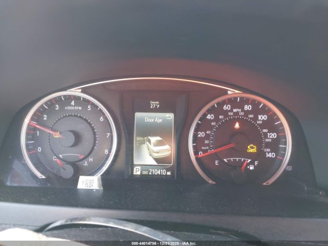 Toyota Camry Se Image 6