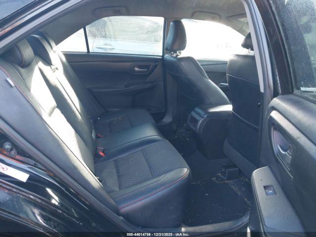 Toyota Camry Se Image 13