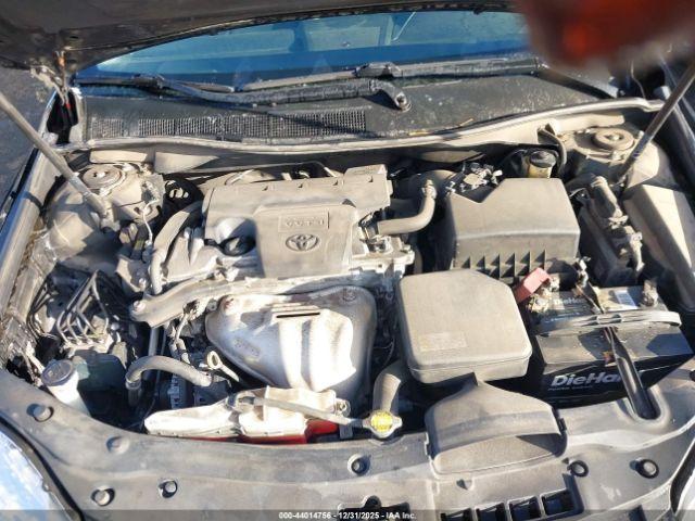 Toyota Camry Se Image 11