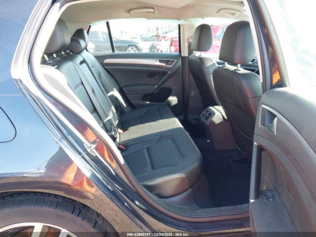 Volkswagen Golf Image 15