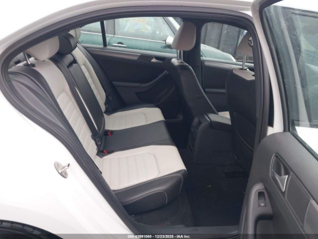 Volkswagen Jetta 1.8t Sport Image 4